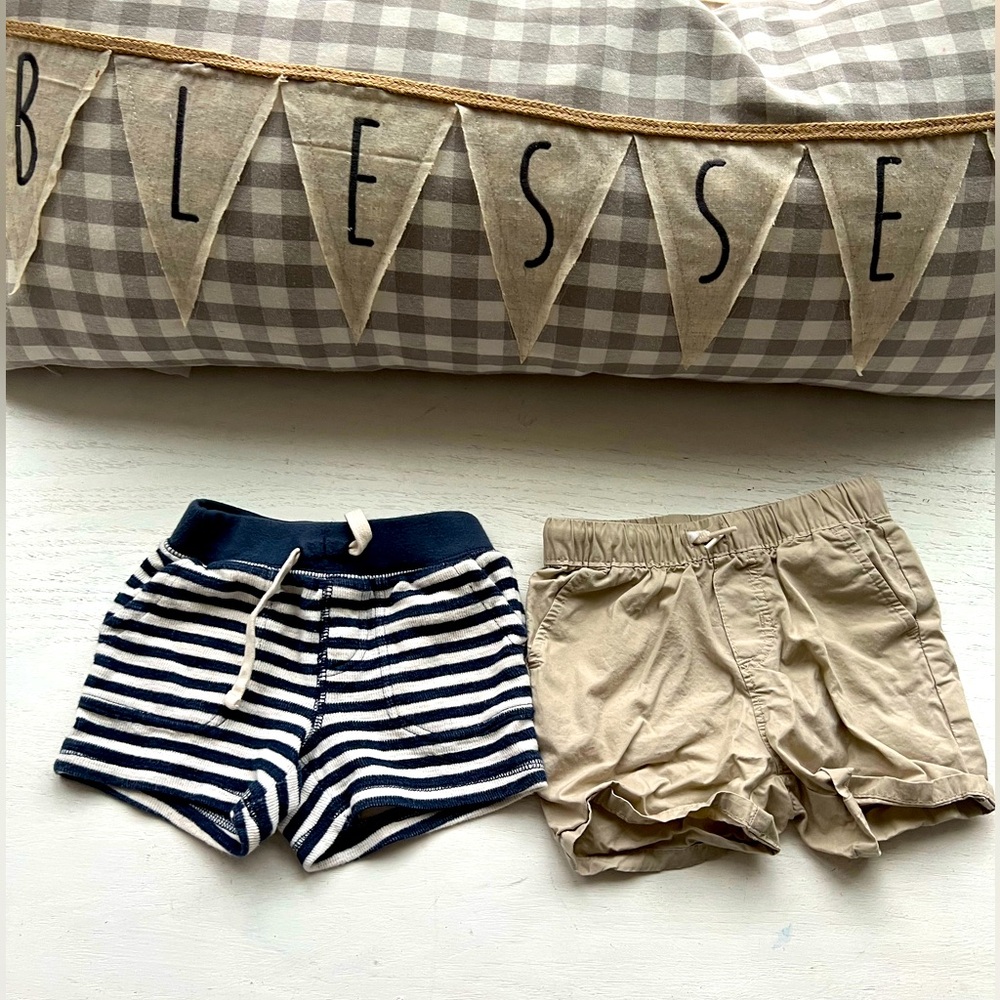 Gap and Old Navy baby shorts bundle sz 12-18 months
